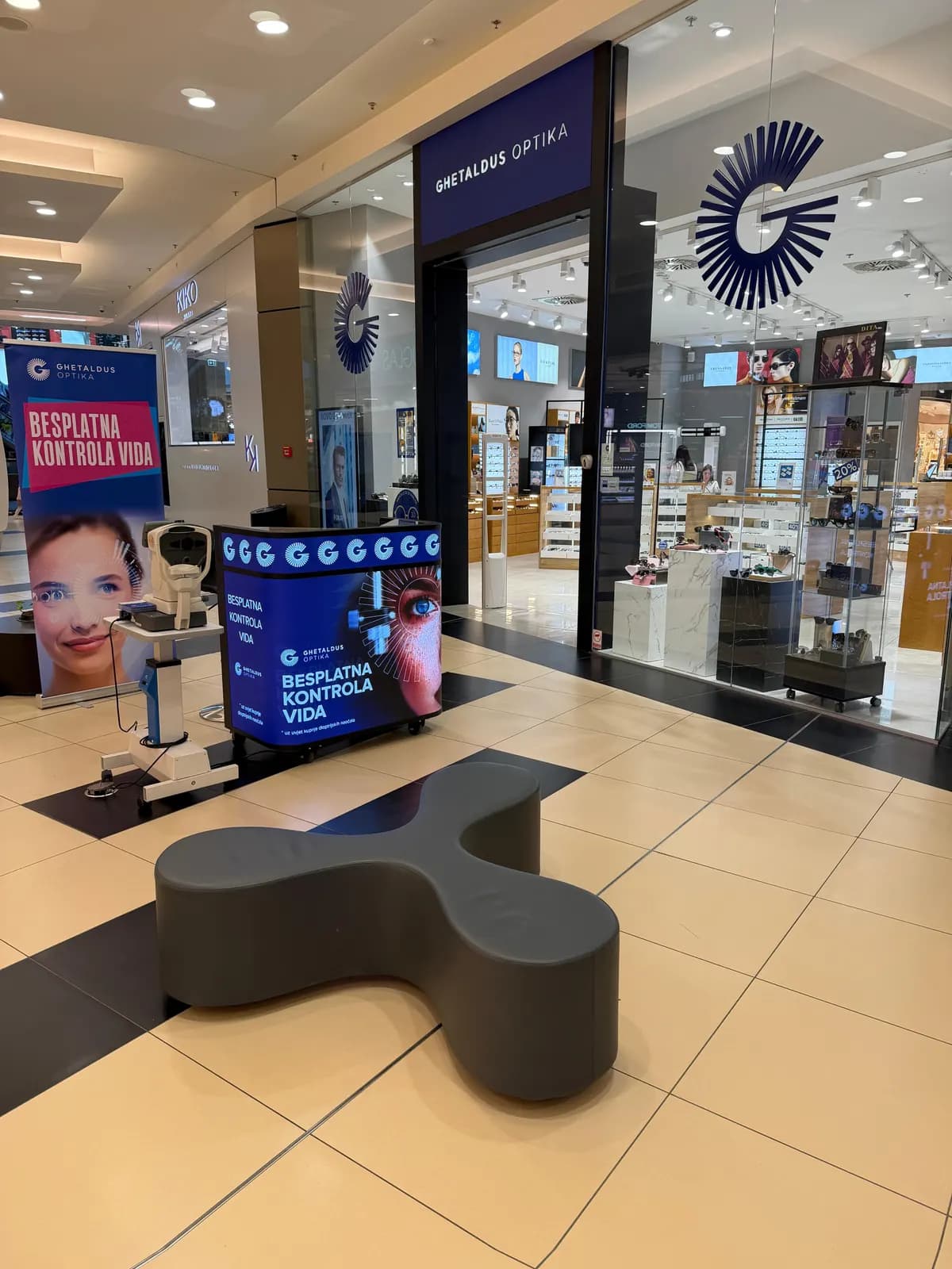 24PULSAR digitalni LED promotivni pult — Ghetaldus optika, Arena Centar, Zagreb