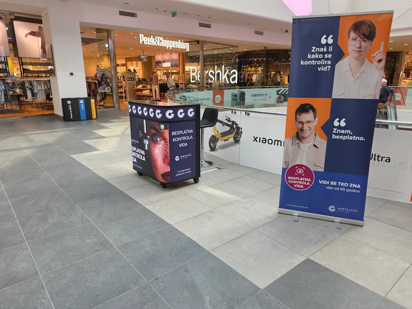 24PULSAR digitalni LED promotivni pult — Ghetaldus optika, City Center one West, Zagreb