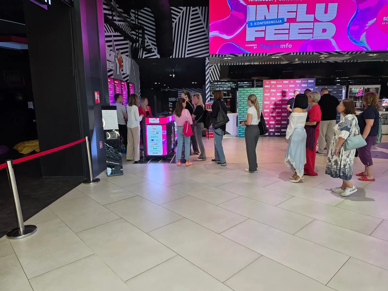 24PULSAR digitalni LED promotivni pult — Motus Media, INFLU FEED konferencija, Z Centar, Zagreb