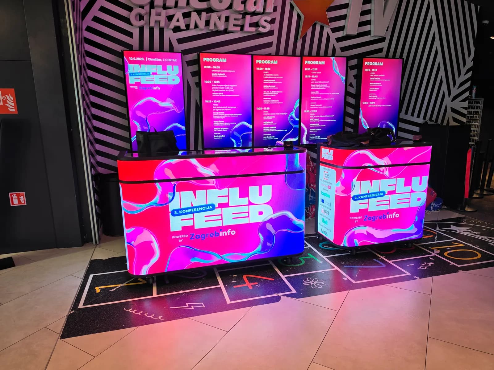 24PULSAR digitalni LED promotivni pult — Motus Media, INFLU FEED konferencija, Z Centar, Zagreb